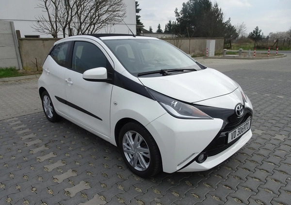 Toyota Aygo cena 32700 przebieg: 34900, rok produkcji 2015 z Ropczyce małe 154